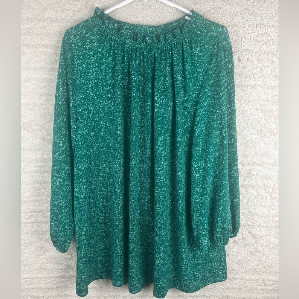 NWT ADRIANNA PAPELL Dotted Blouse 2X Emerald Green Ruffled Neck Business Office